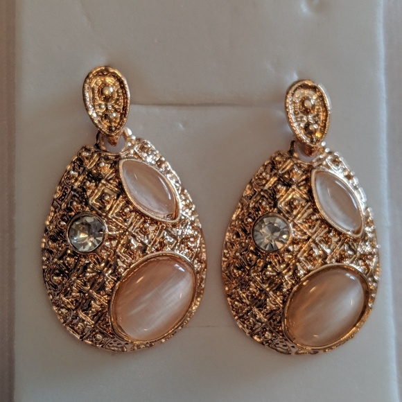 Necklace/Earrings Set - Picture 6 of 7